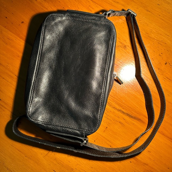 Fossil Leather Riley Top Zip Crossbody - Black - Picture 8 of 16